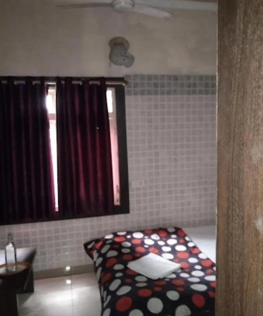 Rajmahal Hotel Varanasi 4*,