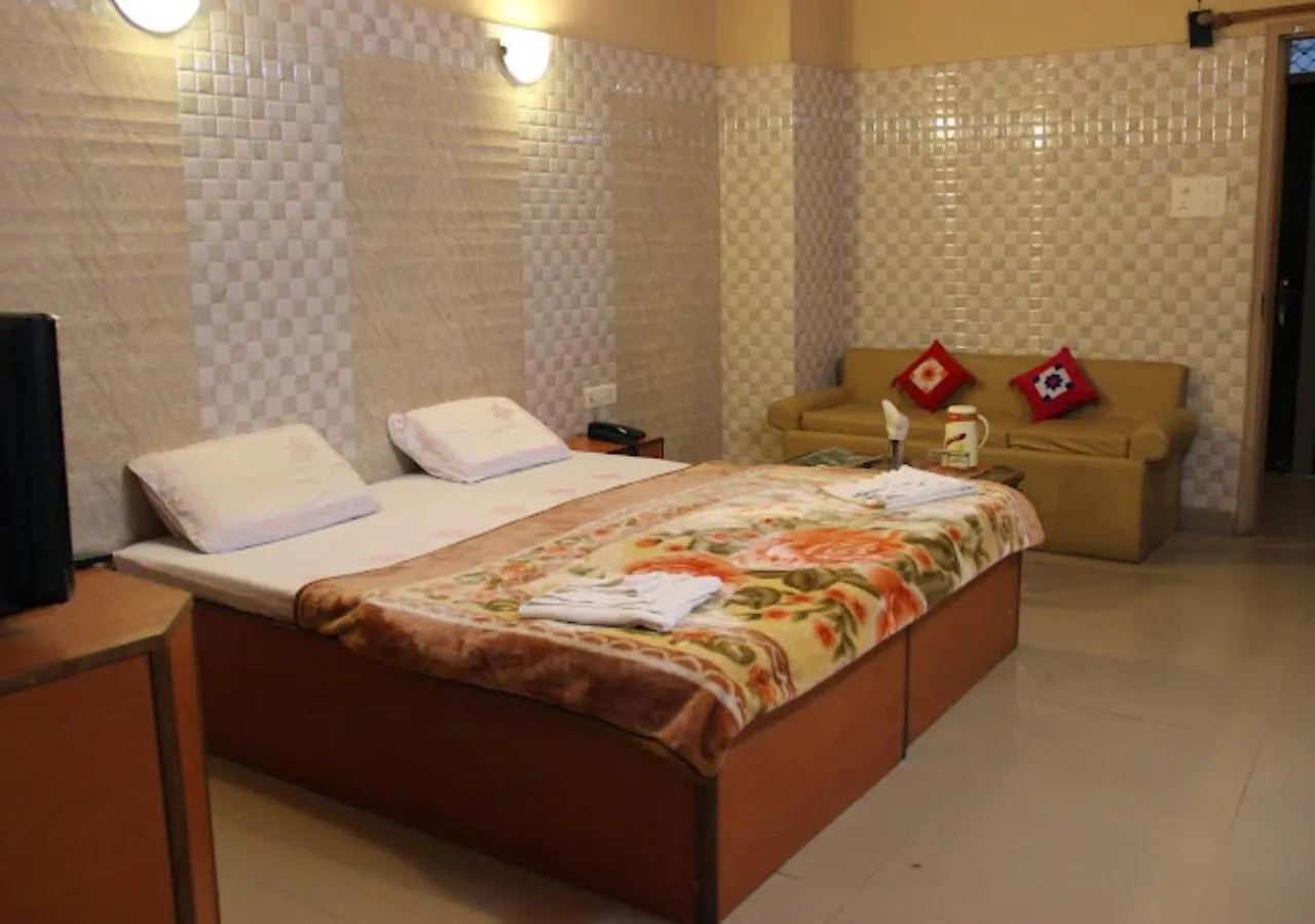 Rajmahal Hotel Varanasi 4*,